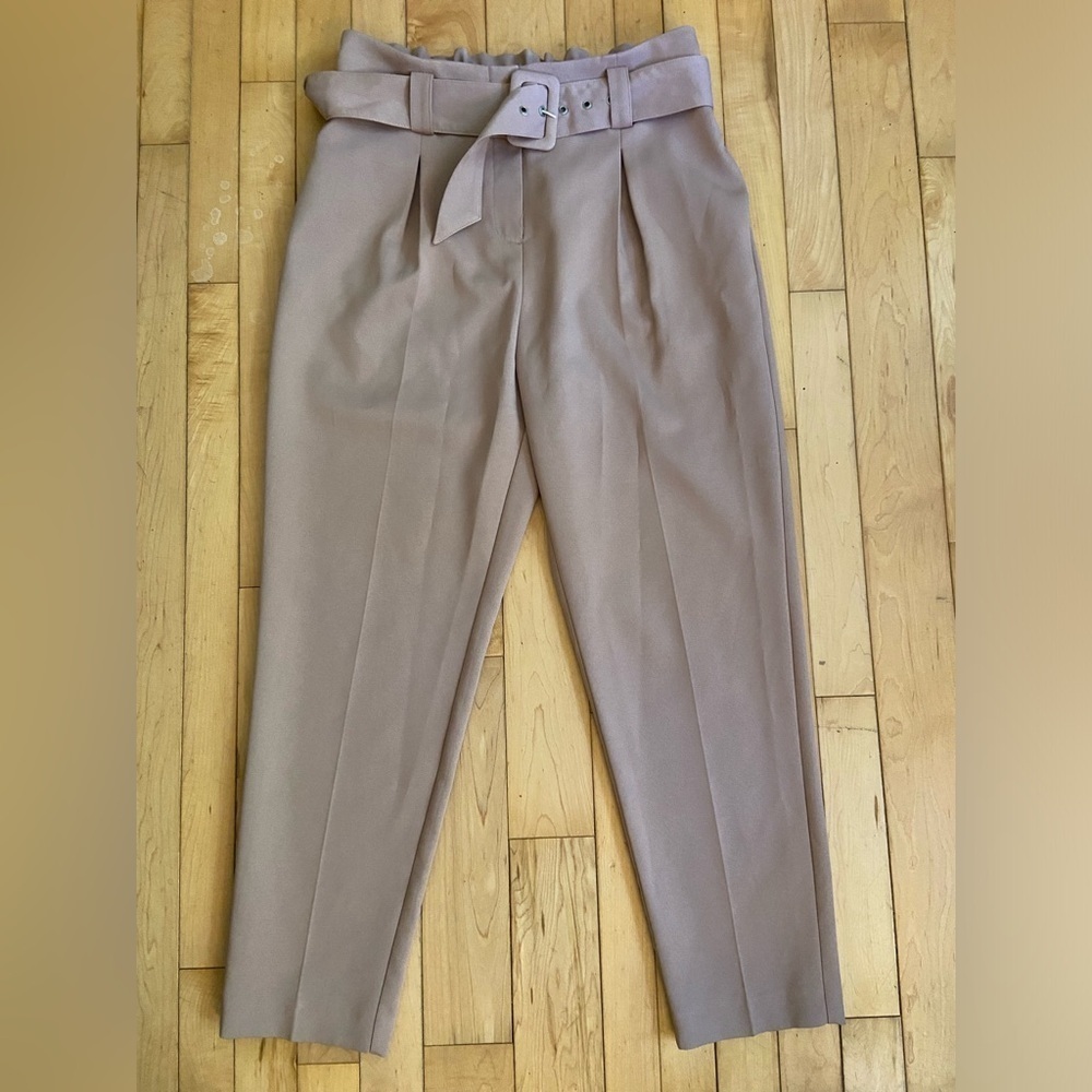 Primark soft rose pink coloured pleated women’s trouser pants. Size 8